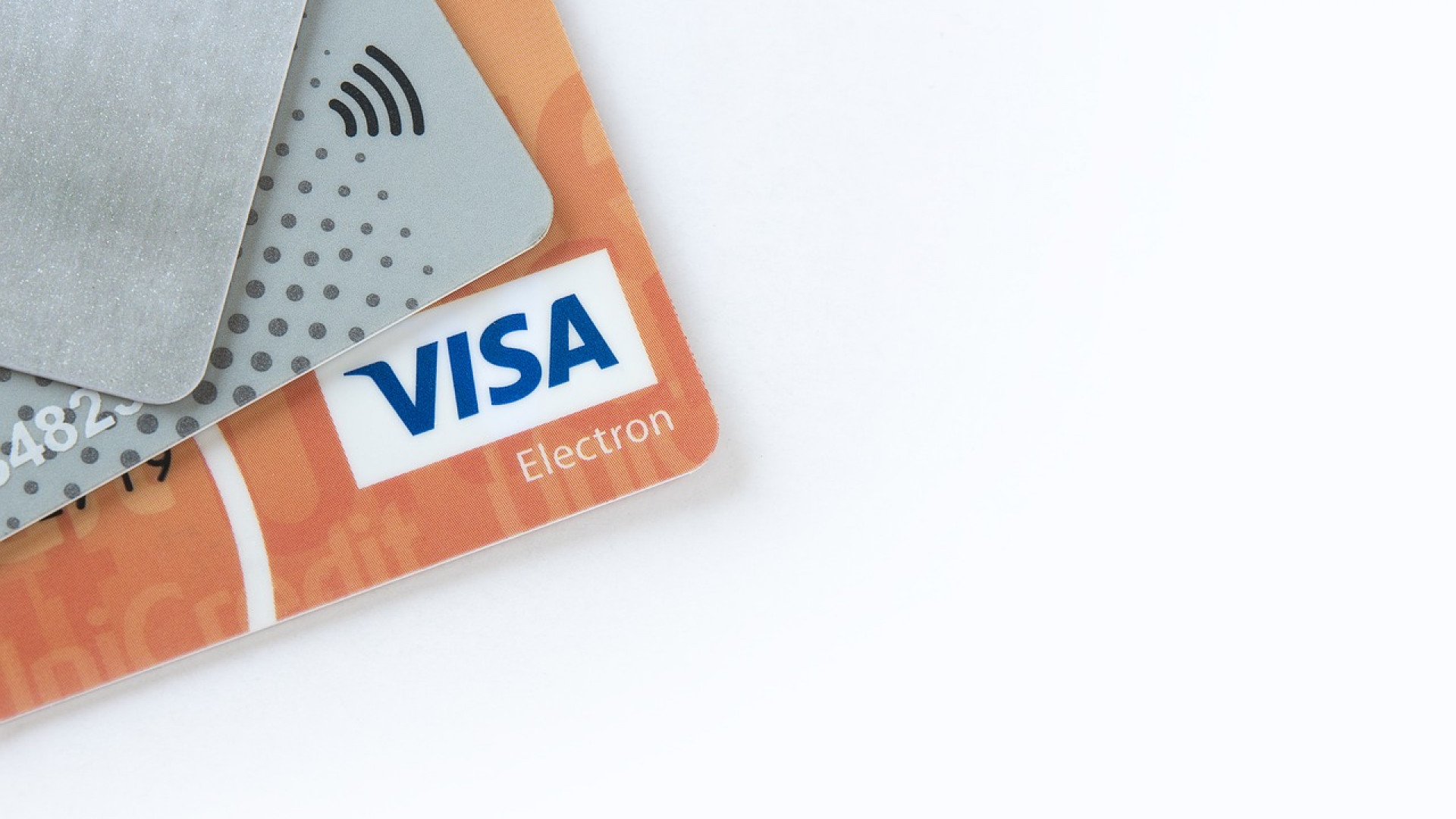 Faut-il donner une carte bancaire à son adolescent ?