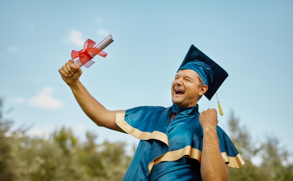 Décrocher son Diplôme Assistant De Vie aux Familles (ADVF) : un métier clé dans l'accompagnement des personnes dépendantes