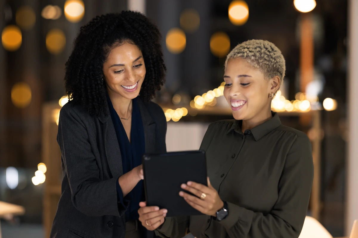 Les médias sociaux au service du marketing de recrutement : stratégies et bonnes pratiques